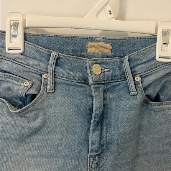 MOTHER The Weekender Fray Jeans in Swimming Pool Sunday - Picture 3 of 6